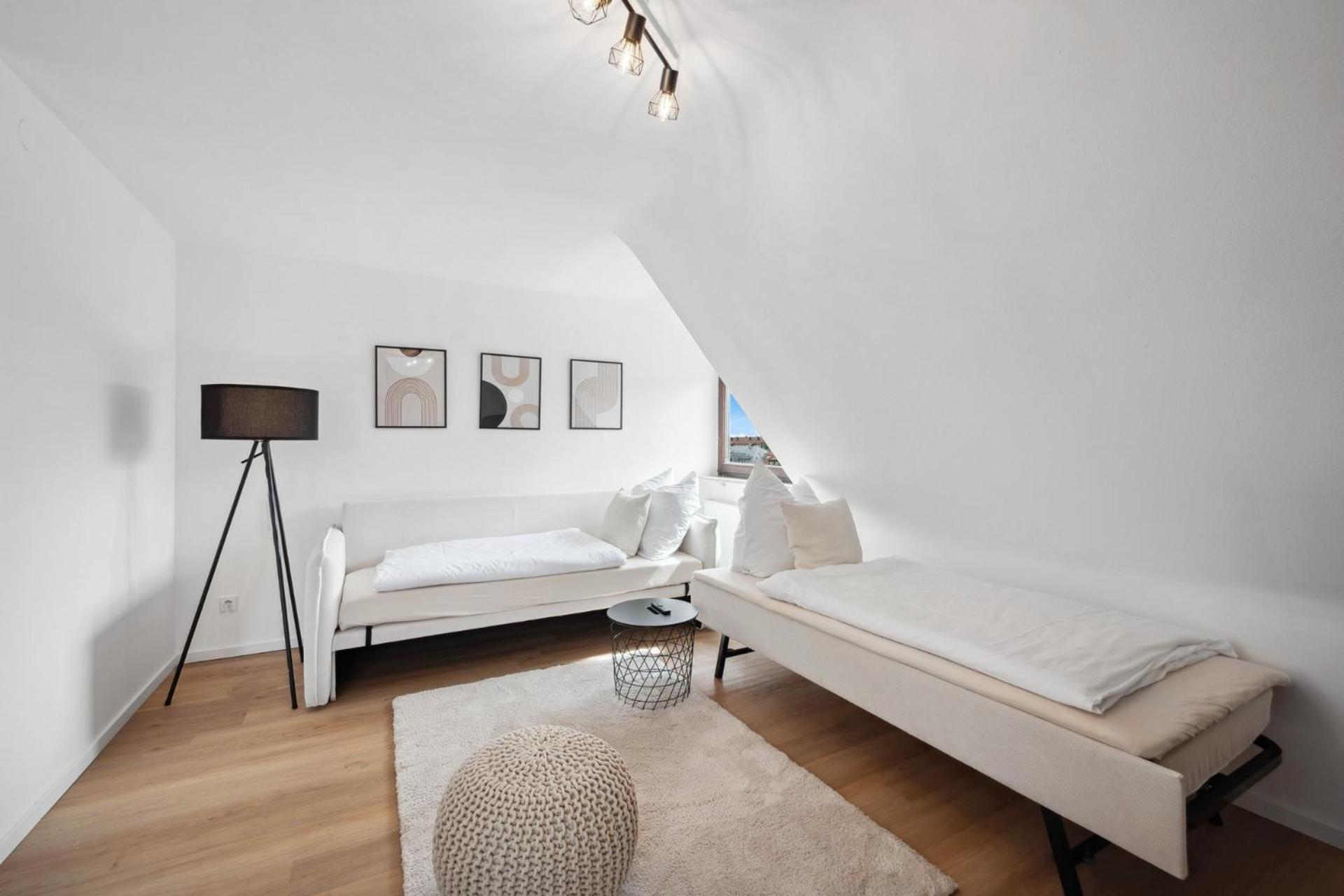 Malu Rooms - Top Lage, Kostenloser Parkplatz, Klima, Netflix, 24H Checkin Ludwigsburg Kültér fotó
